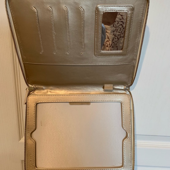 iPad holder - Picture 2 of 2